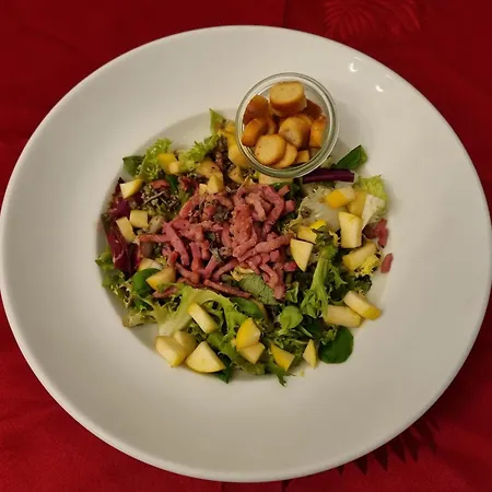 Chateau De L Aviette - Rancennes Bed & Breakfast 3*