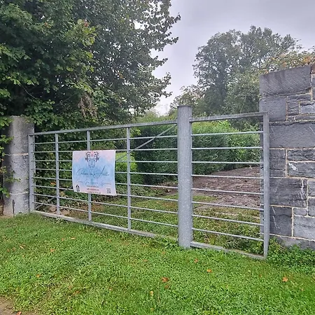 Chateau De L Aviette - Rancennes Bed & Breakfast 3*