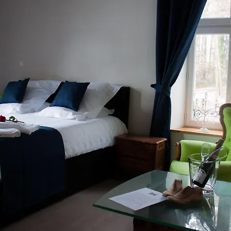 Chateau De L Aviette - Rancennes Bed & Breakfast