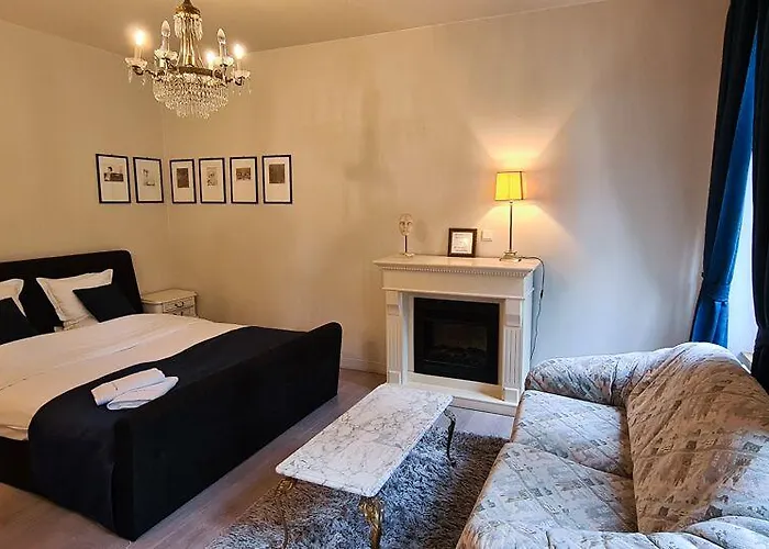 Chateau De L Aviette - Rancennes ジヴェ